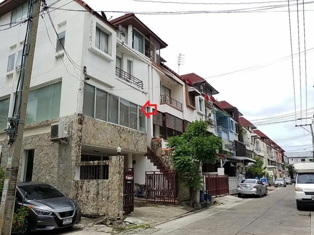ทาวน์เฮ้าส์ สินธานี รัชดา-ลาดพร้าว 80 วังทองหลาง