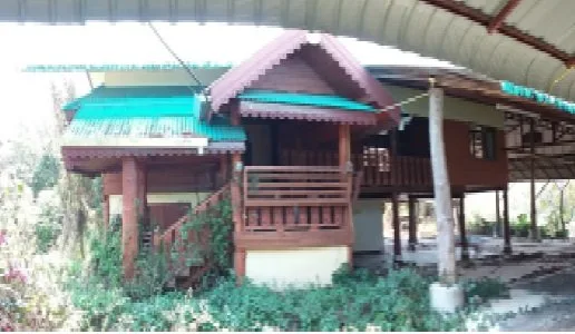 บ้านครึ่งตึกครึ่งไม้ บ้านห้วยกุ พร้าว-เชียงใหม่
