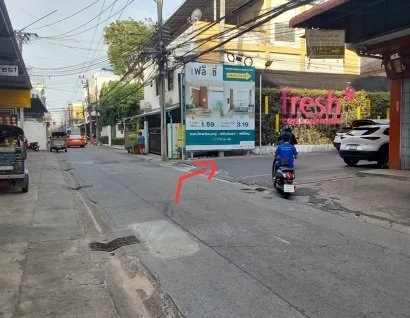 ห้องชุด เฟรช คอนโดมิเนียม [ชั้น 8 อาคาร A ]
