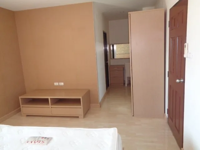 ห้องชุด เอก คอนโดวิว [ชั้น 10 อาคาร 1]