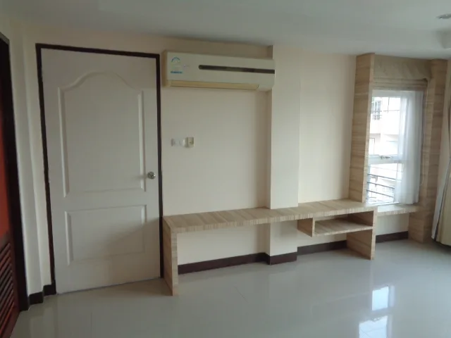 ห้องชุด ดิ โอเชี่ยน เพิร์ล คอนโดมิเนียม [ชั้น 7]