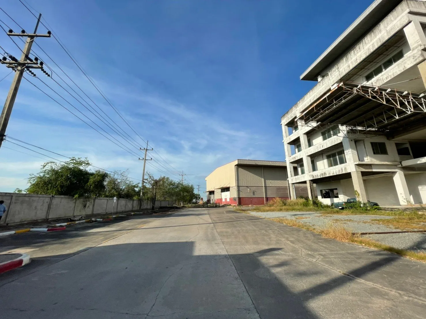 อาคารสำนักงาน เมืองชลบุรี
