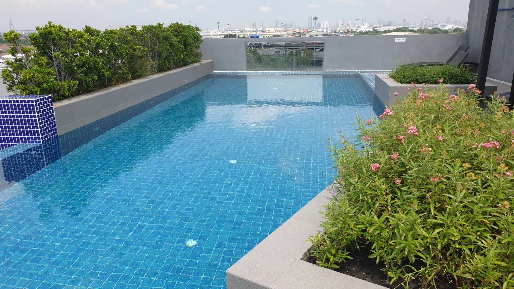 ห้องชุด ทรอปิคานา แอท บีทีเอส เอราวัณ [ชั้น 8 อาคาร A]
