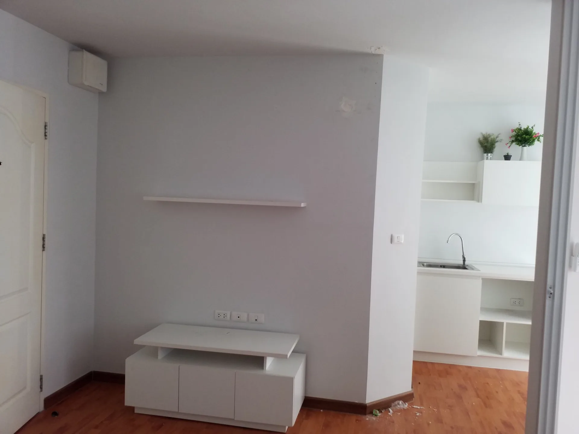 ห้องชุด ทิวลิปไลท์ คอนโดมิเนียม [ชั้น 2 อาคาร 1]