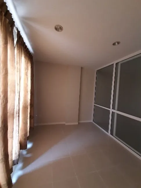 ห้องชุด เดอะเซ็นเตอร์ คอนโดมิเนียม [ชั้น 2 อาคาร 1]