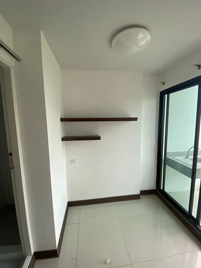 ห้องชุด ดิ อเวนิว เวนิส บี [ชั้น 4 อาคาร 1]
