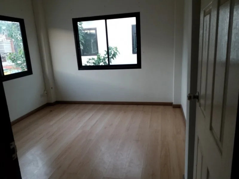 บ้านแฝด เมืองสุราษฎร์ธานี