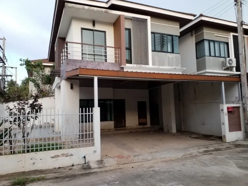 บ้านแฝด เมืองสุราษฎร์ธานี