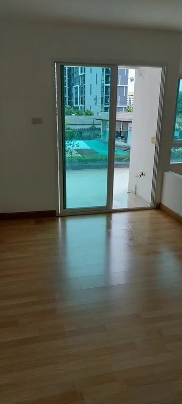 ห้องชุด อินซิโอ้ เสรีไทย [ชั้น 3 อาคาร B]