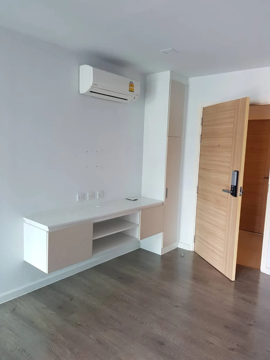 ห้องชุด พอส สุขุมวิท 103 [ชั้น 8 อาคาร B]
