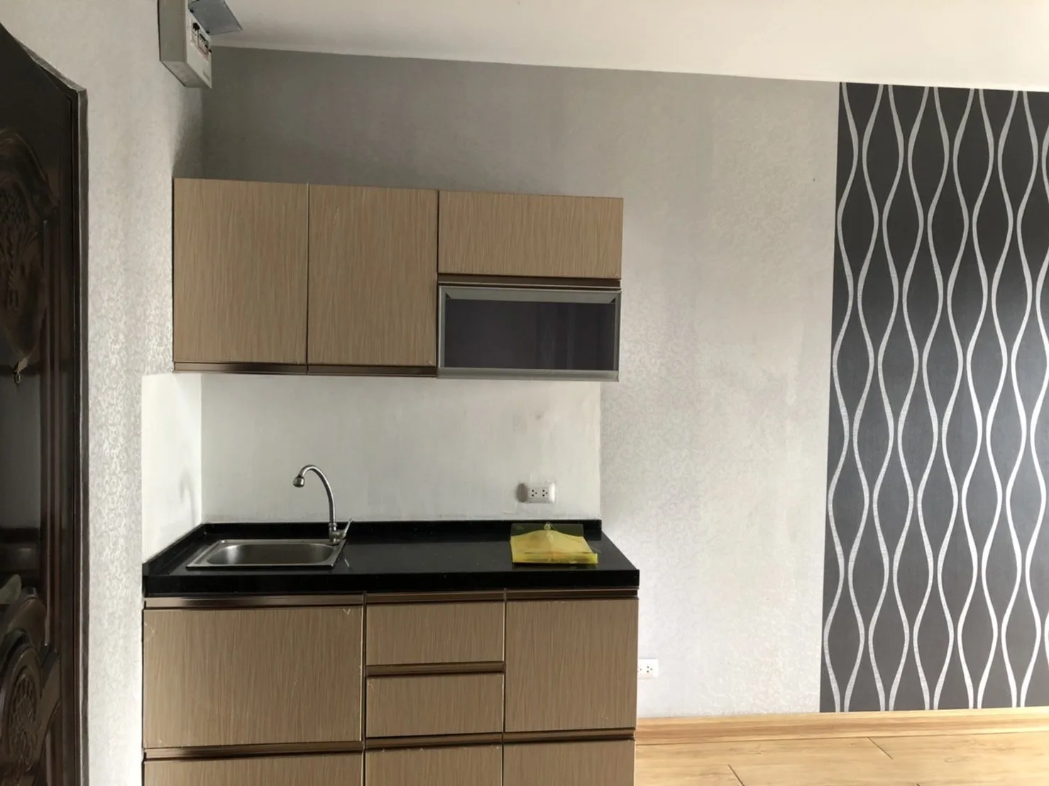 ห้องชุด บี มาย คอนโด (คริสตัน คอนโด) [ชั้น 6]
