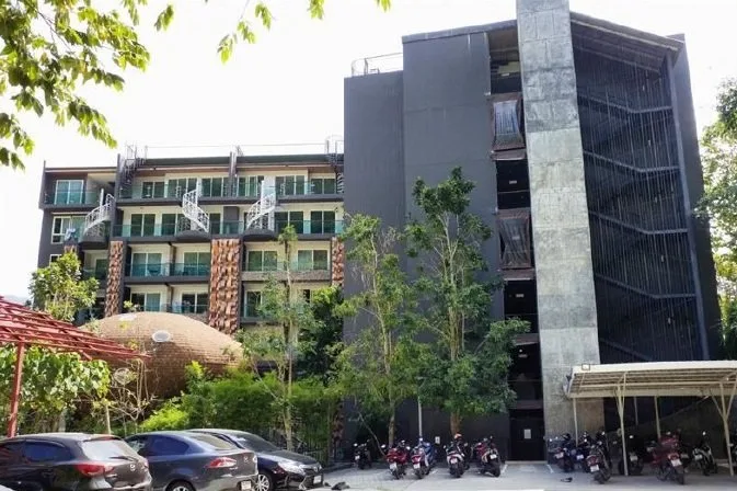 ห้องชุด ดิ เอ็มเมอร์รัล เทอเรช คอนโด [ชั้น 6]