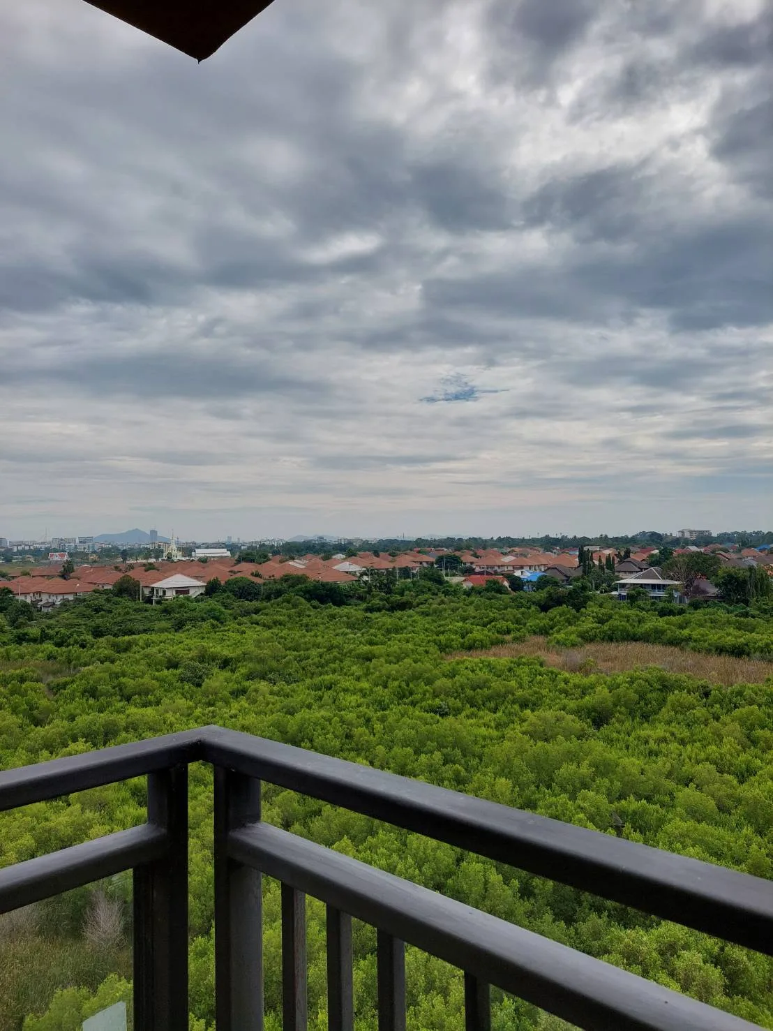 ห้องชุด เดอะรอยัลฮิลล์ สามมุข [ชั้น 8]