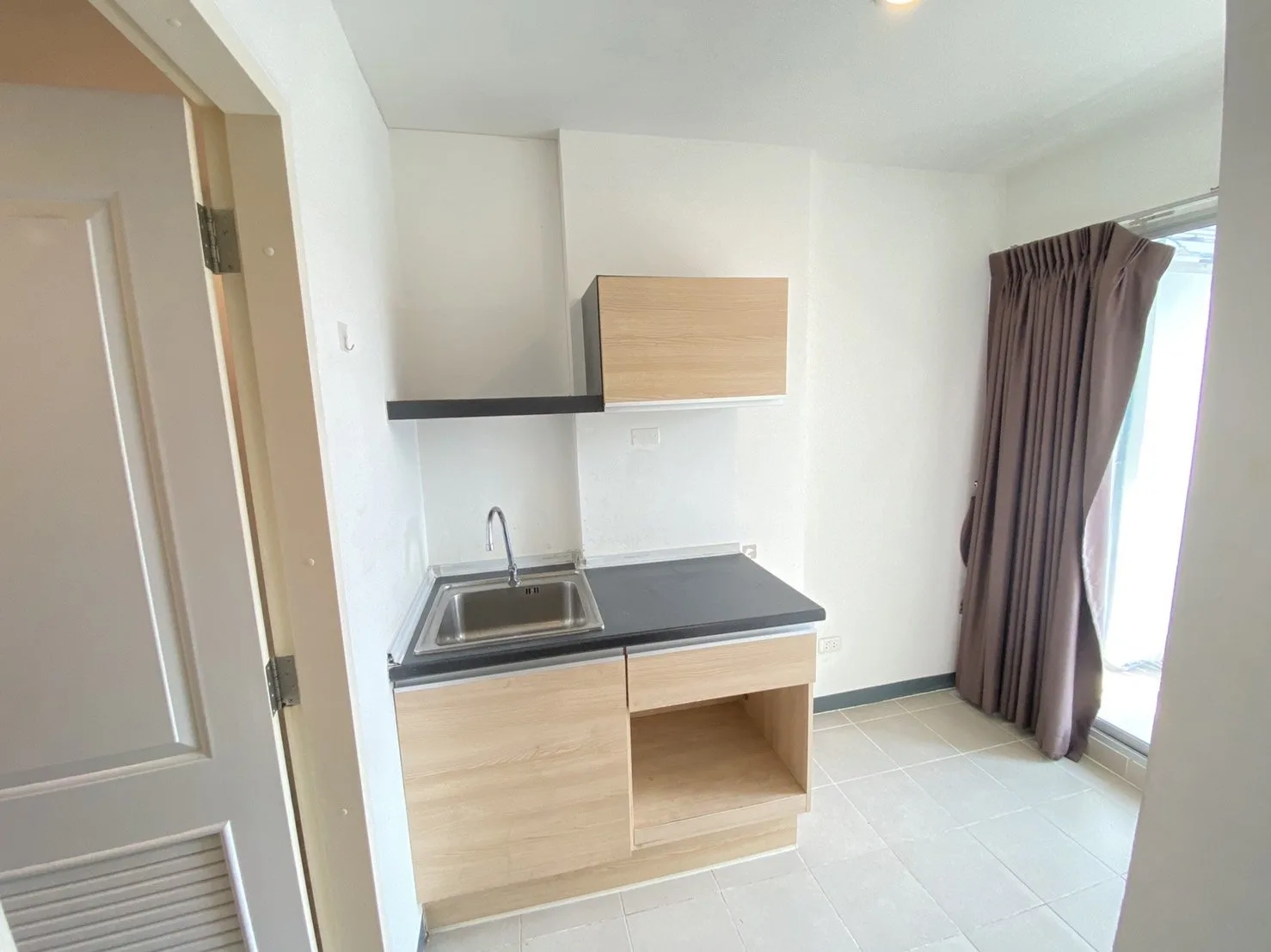 ห้องชุด เดอะนิช ไอดี เสรีไทย [เฟส 1 ชั้น 8 อาคาร B]