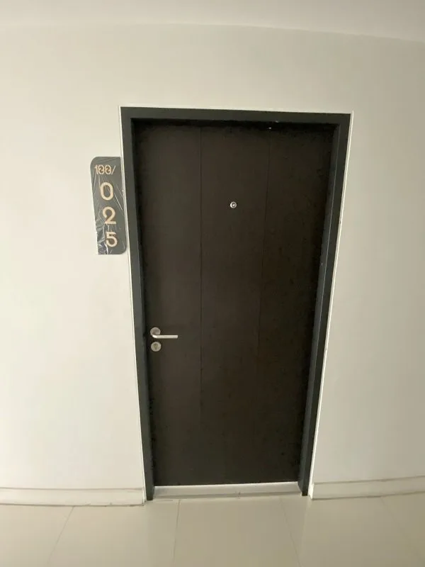 ห้องชุด เอบาโคนี่ ลิฟวิ่ง [ชั้น 4]
