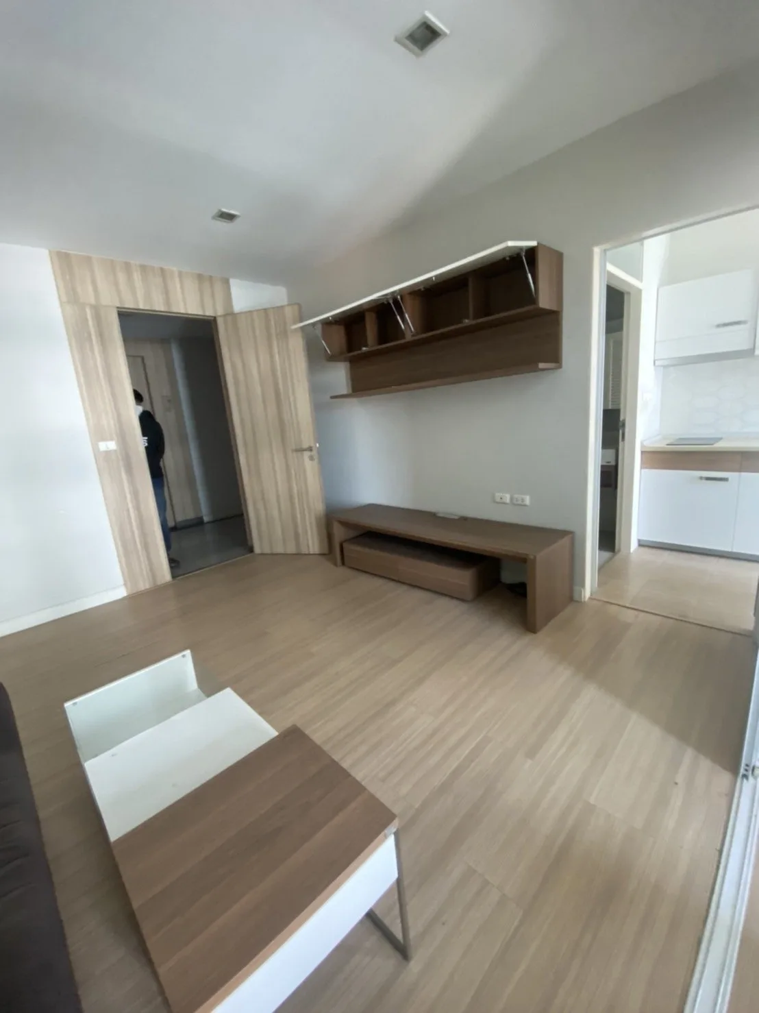 ห้องชุด เออบานี่ คอนโดมิเนียม [ชั้น 6]