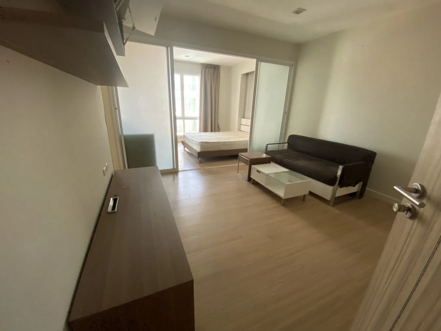 ห้องชุด เออบานี่ คอนโดมิเนียม [ชั้น 6]