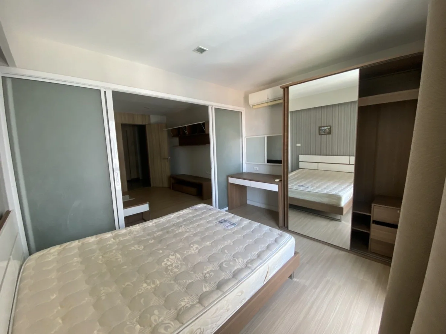 ห้องชุด เออบานี่ คอนโดมิเนียม [ชั้น 6]