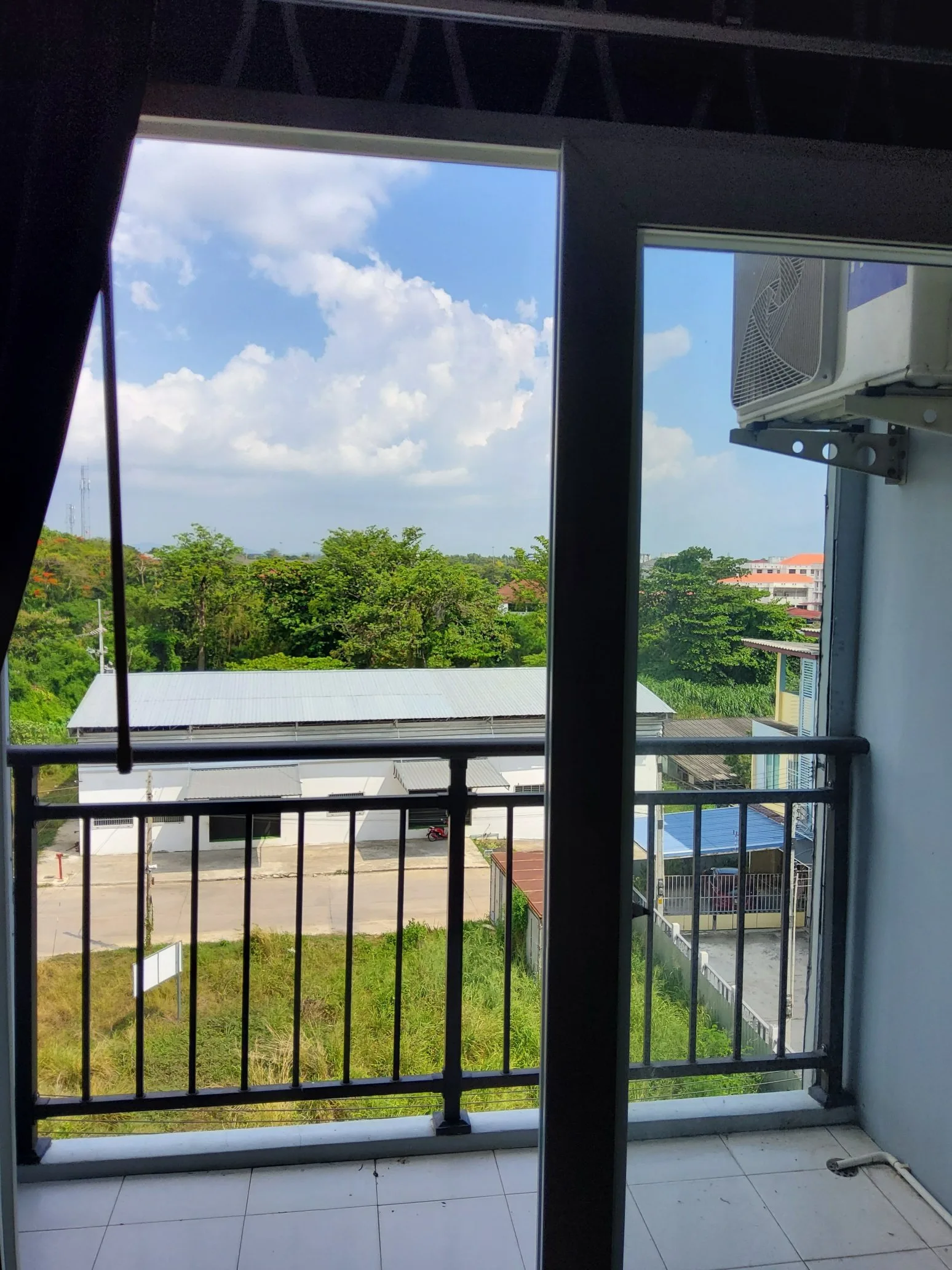 ห้องชุด บี มาย คอนโด (คริสตัน คอนโด) [ชั้น 5]