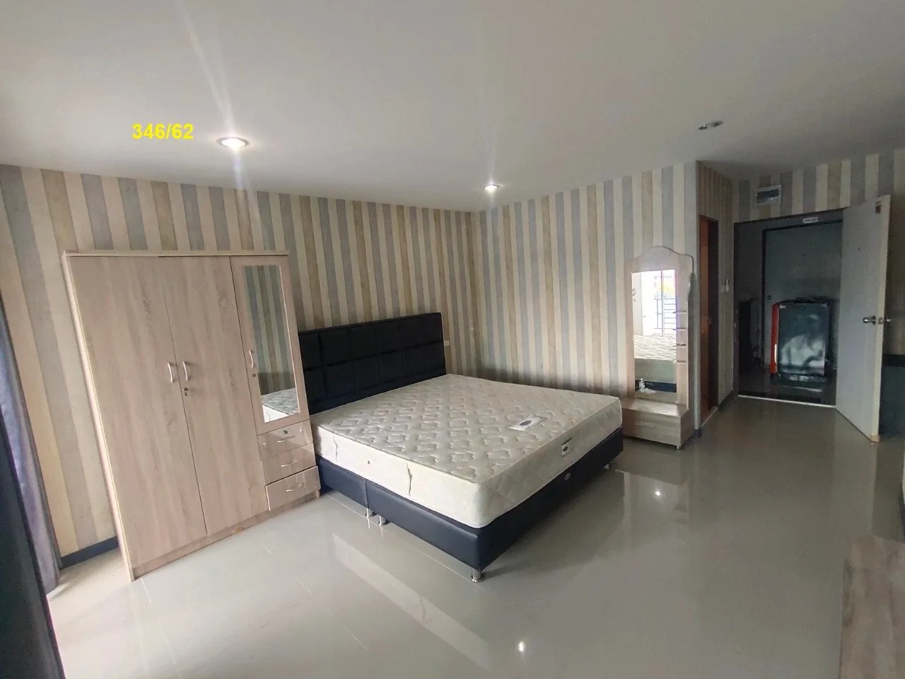 ห้องชุด เดอะเน็กซ์ ลีฟวิ่ง เอ 4 [ชั้น 6 อาคาร 1]