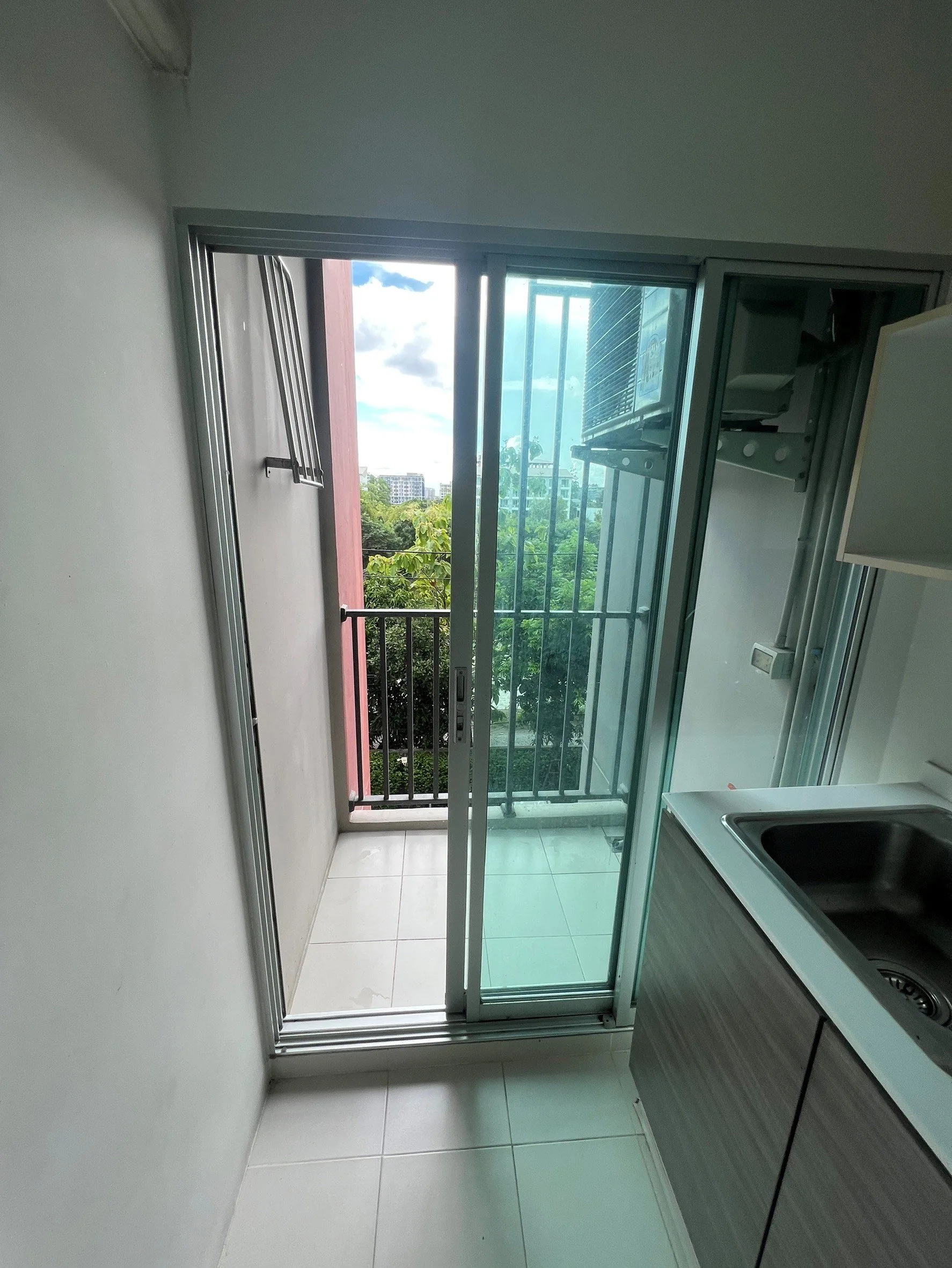 ห้องชุด ดี คอนโด แคมปัส รีสอร์ท บางนา [ชั้น 4 อาคาร A]