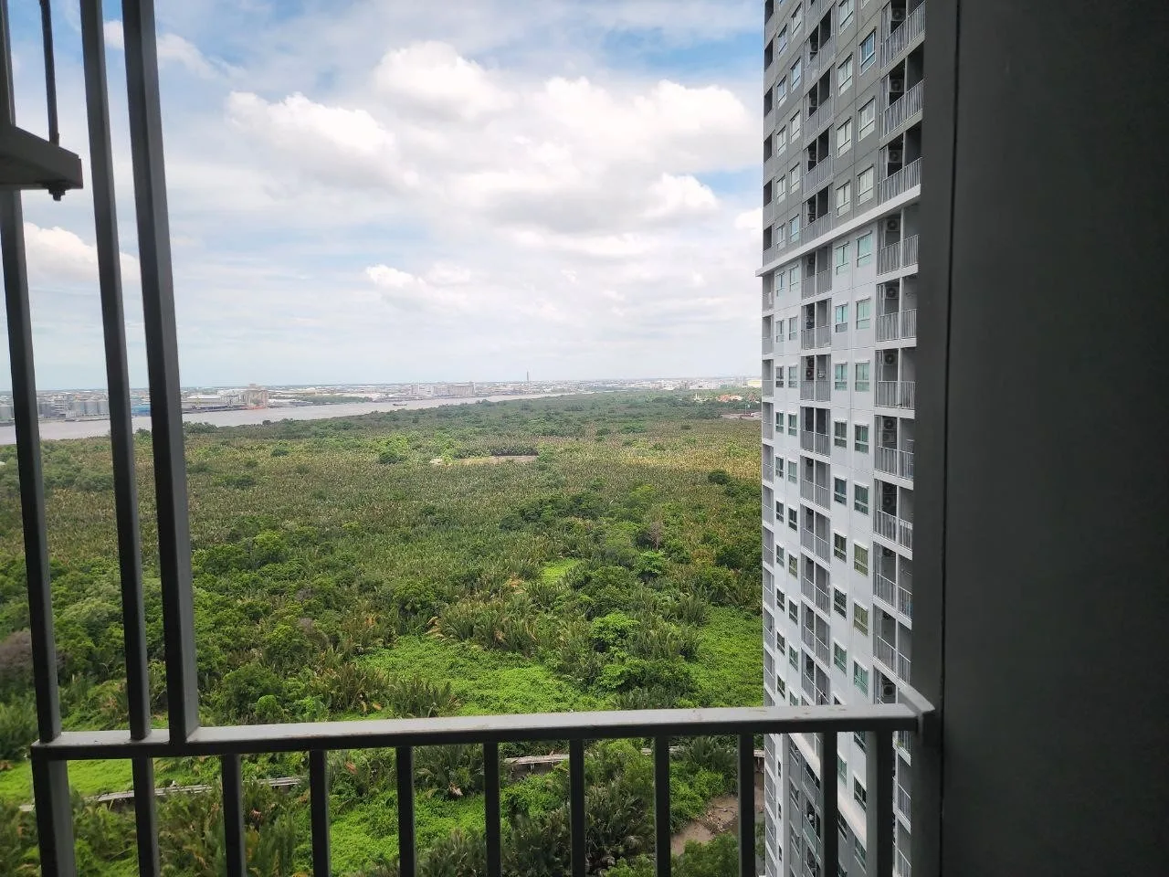 ห้องชุด เดอะทรัสต์ คอนโด แอท บีทีเอส [ชั้น 20]