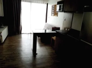 ห้องชุด ทรีท็อปส์ คอนโดมิเนียม [ชั้น 12]