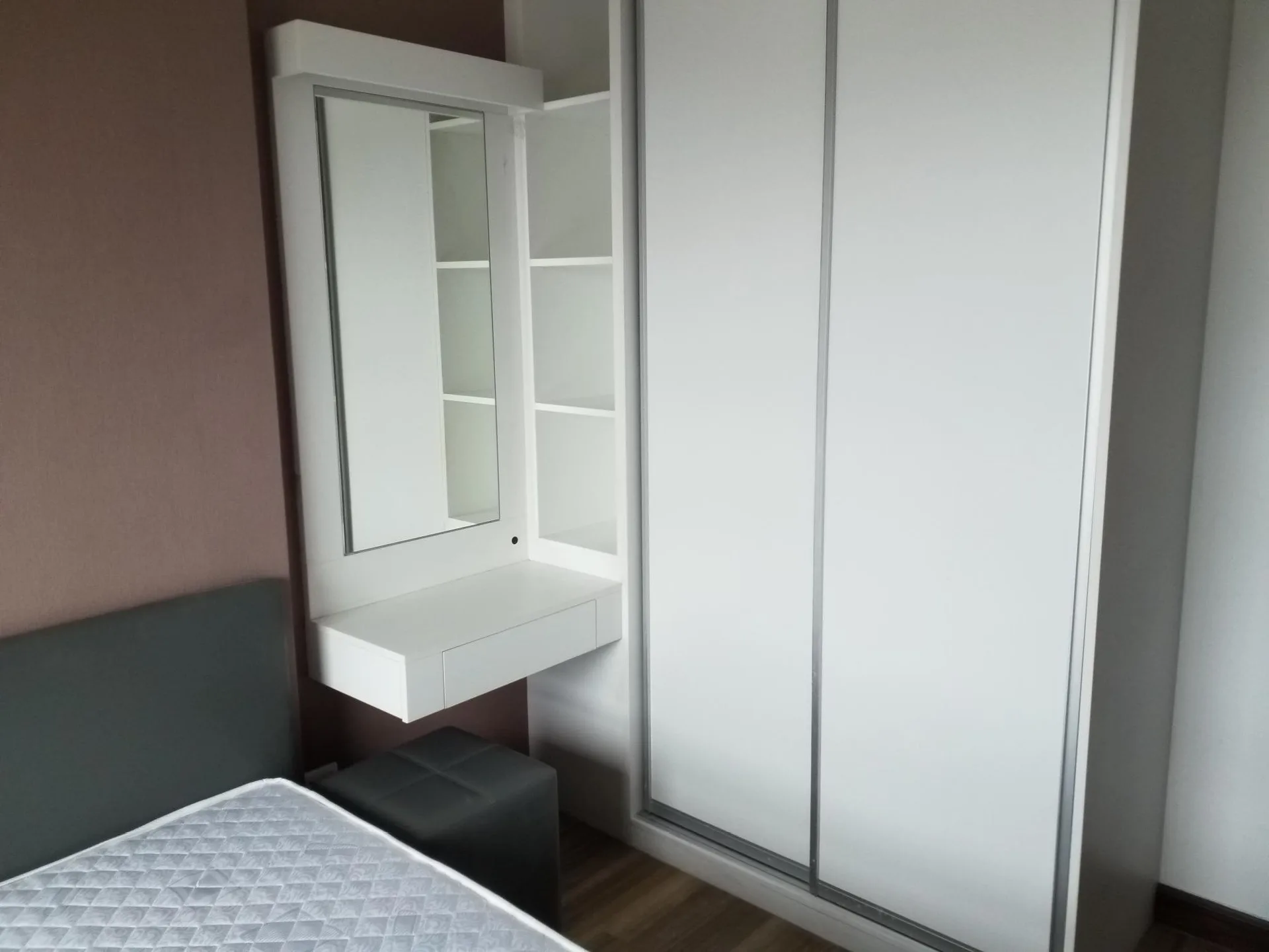 ห้องชุด เอช ซี คอนโดมิเนียม [ชั้น 4]