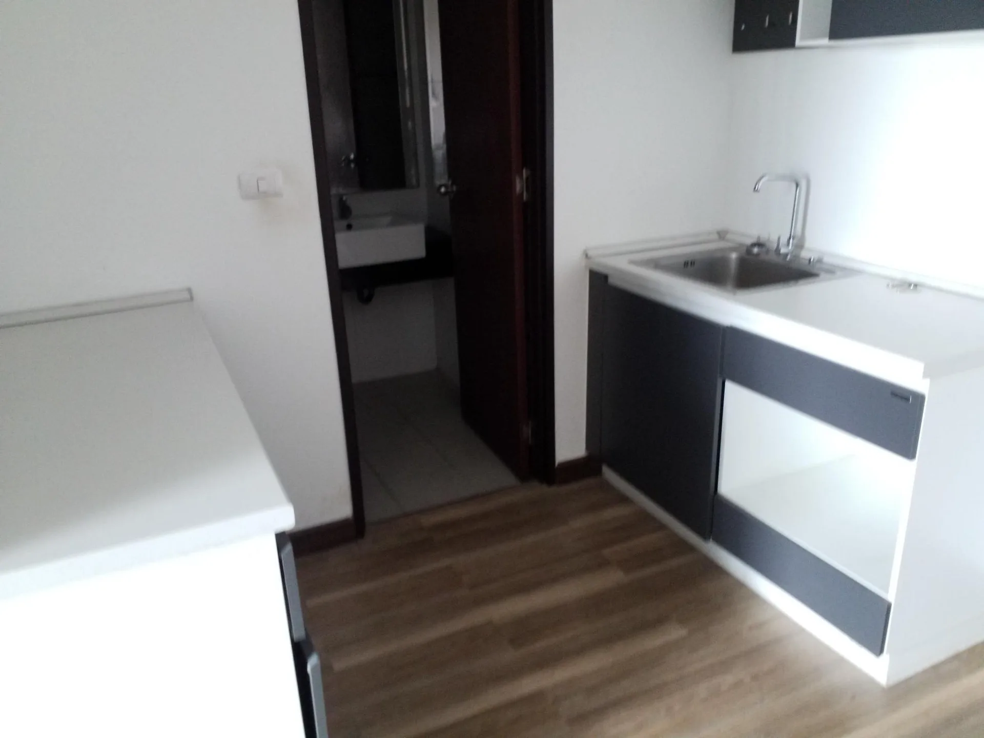 ห้องชุด เอช ซี คอนโดมิเนียม [ชั้น 4]