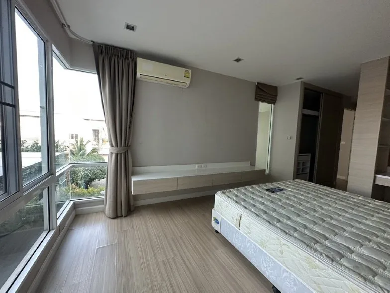 ห้องชุด เออบานี่ คอนโดมิเนียม [ชั้น 2]