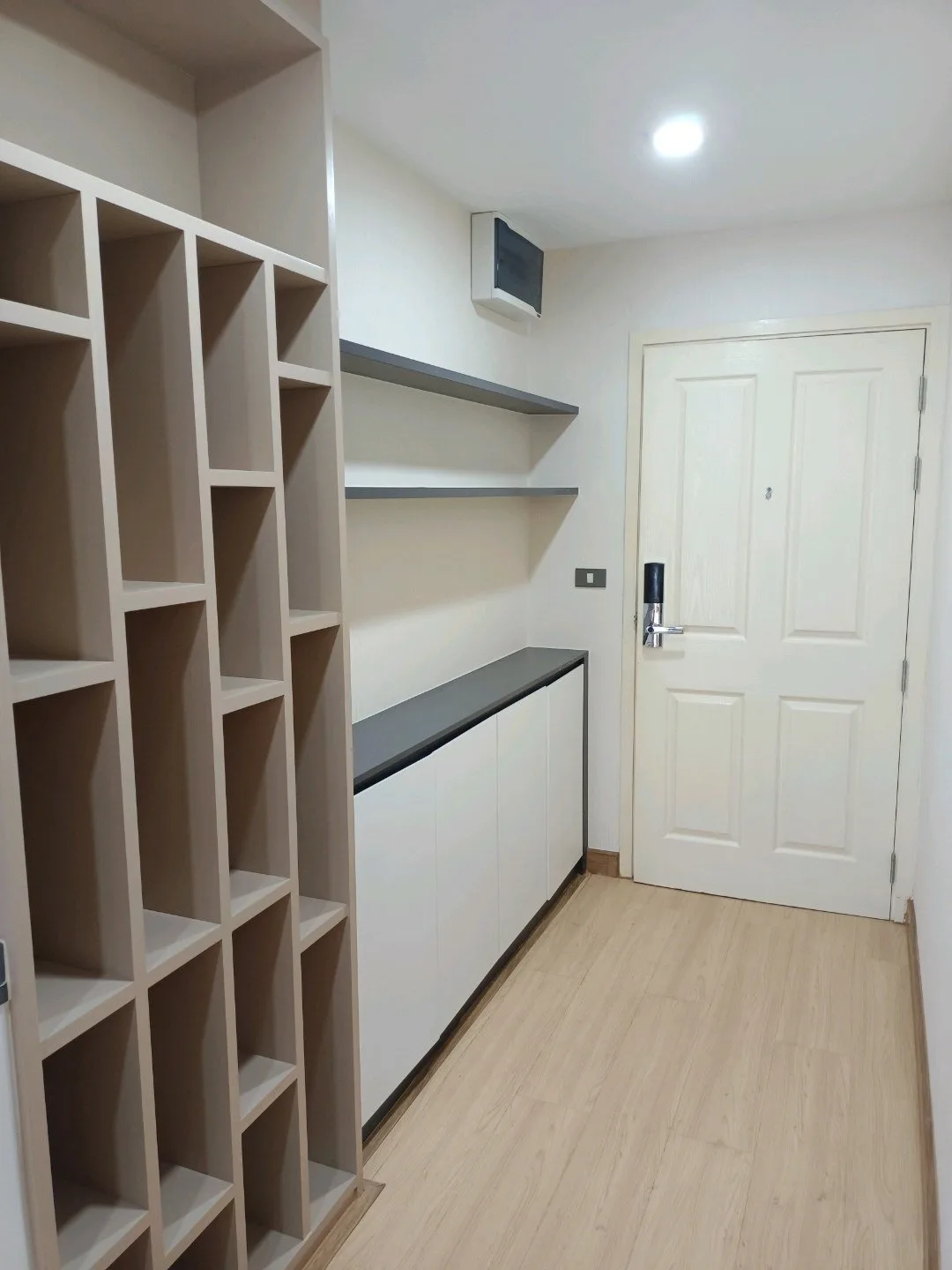 ห้องชุด ดิ เอช เอกมัย [ชั้น 5]