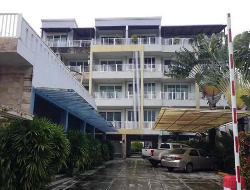 ห้องชุด เดอะริช คอนโดมิเนียม [ชั้น 4]
