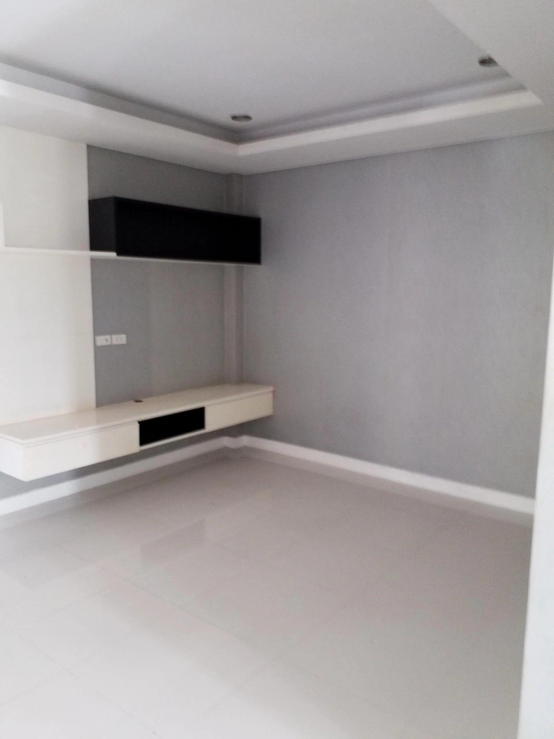 ห้องชุด เดอะริช คอนโดมิเนียม [ชั้น 4]