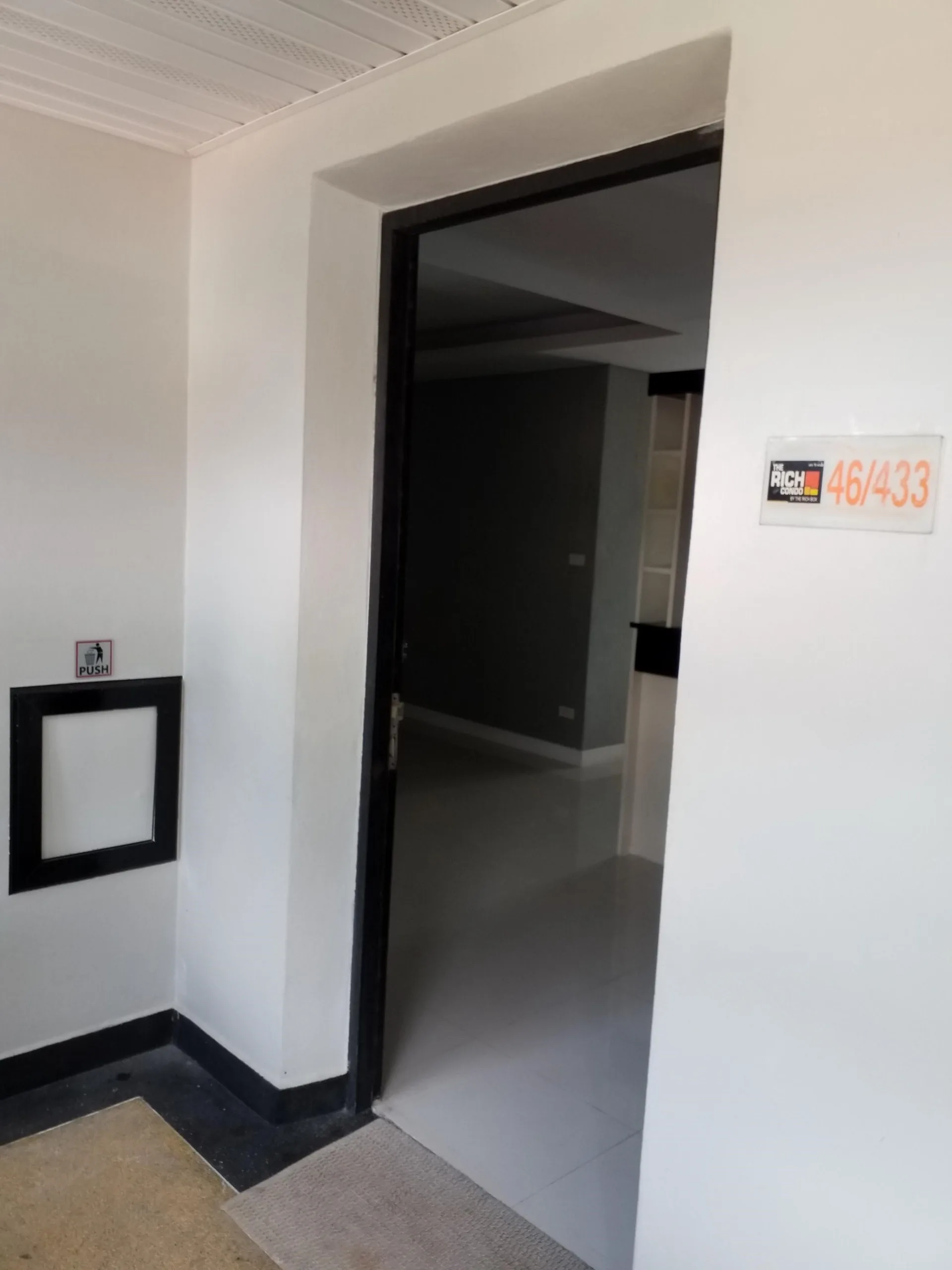 ห้องชุด เดอะริช คอนโดมิเนียม [ชั้น 4]