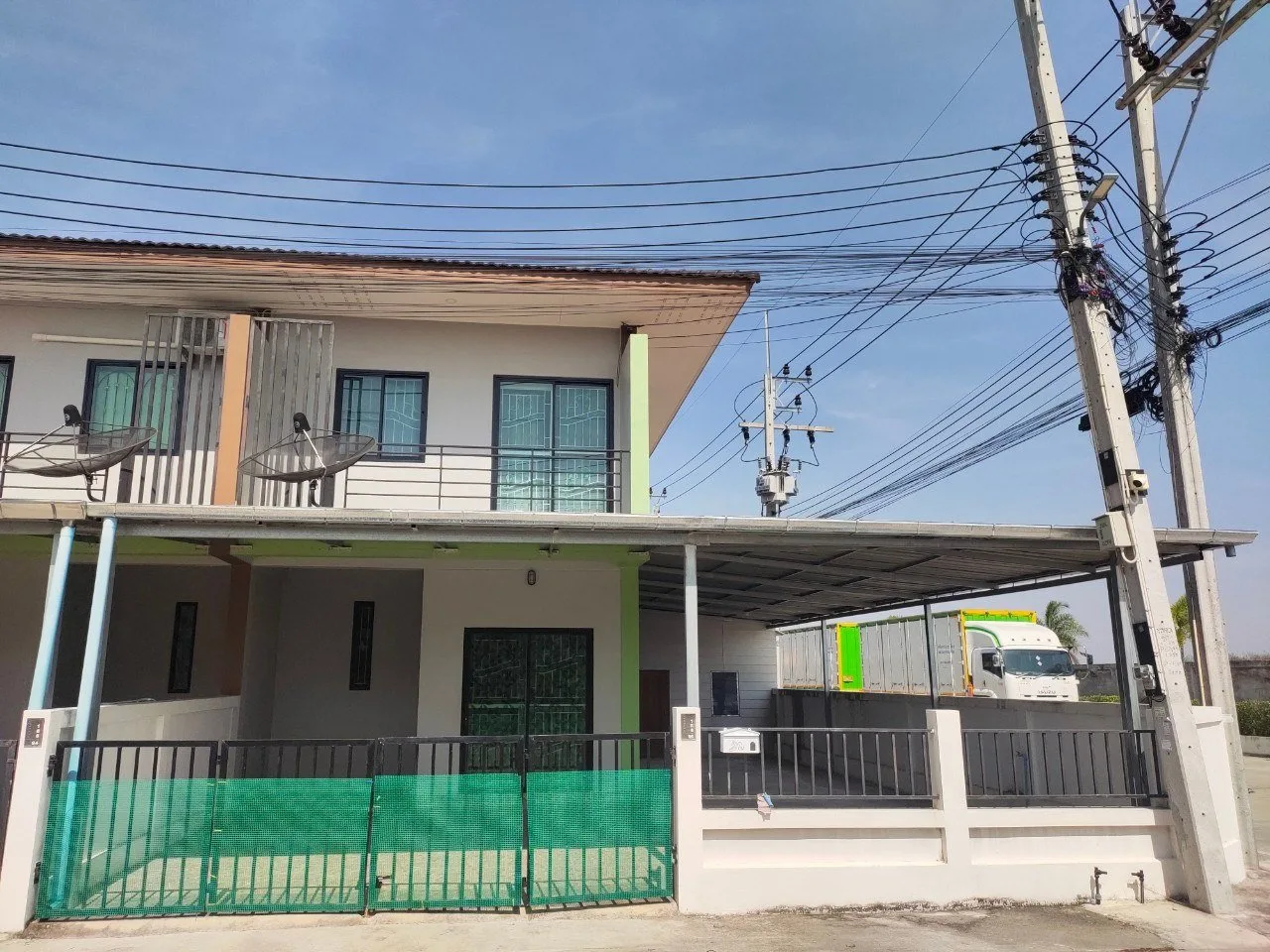 ทาวน์เฮ้าส์ บ้านจักรวาล แลนด์แอนด์เฮ้าส์ (มาบยางพร-ปลวกแดง) ปลวกแดง-ระยอง