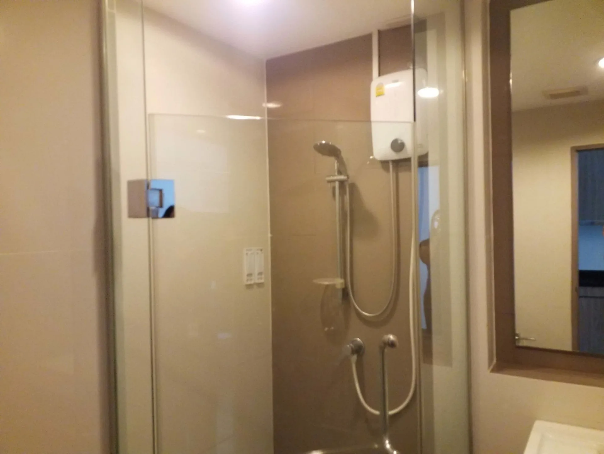 ห้องชุด ทรีท็อปส์ คอนโดมิเนียม [ชั้น 10]