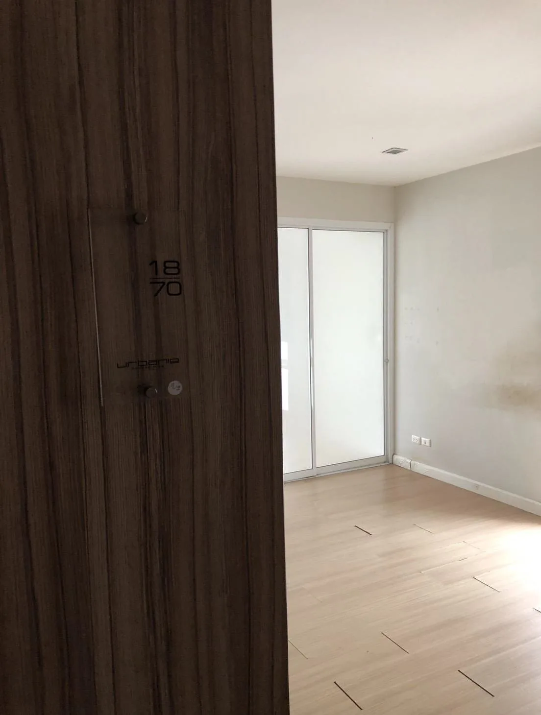 ห้องชุด เออบานี่ คอนโดมิเนียม [ชั้น 7]