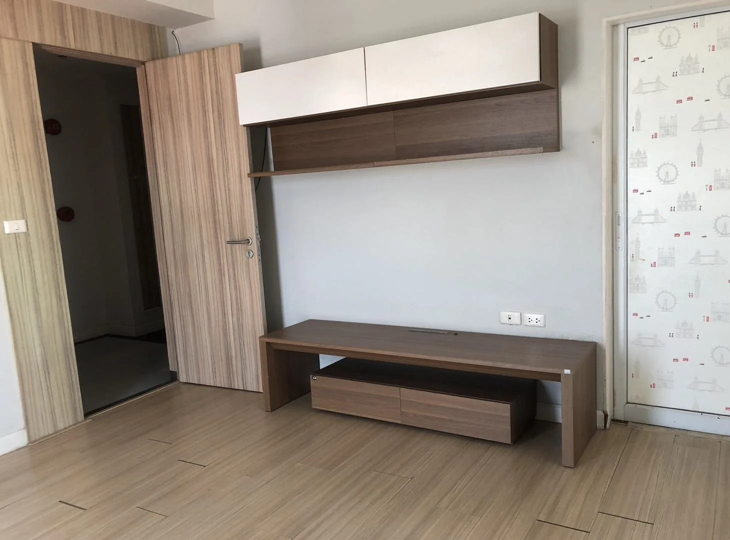 ห้องชุด เออบานี่ คอนโดมิเนียม [ชั้น 7]
