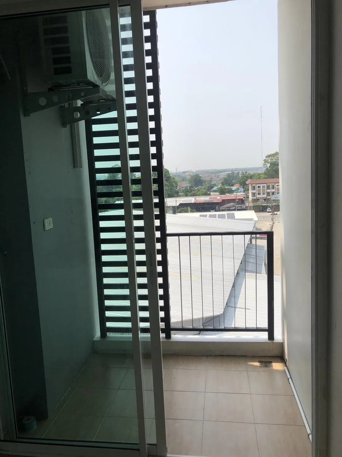 ห้องชุด เออบานี่ คอนโดมิเนียม [ชั้น 7]