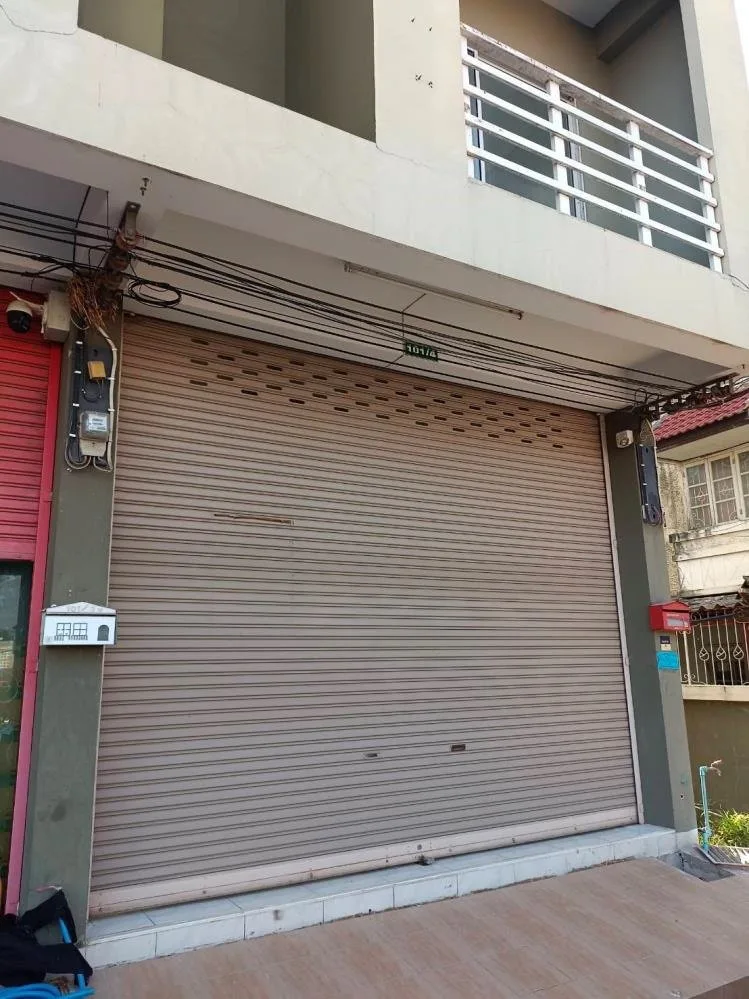 อาคารพาณิชย์ โฮมอินทาวน์ ลำลูกกา-ปทุมธานี