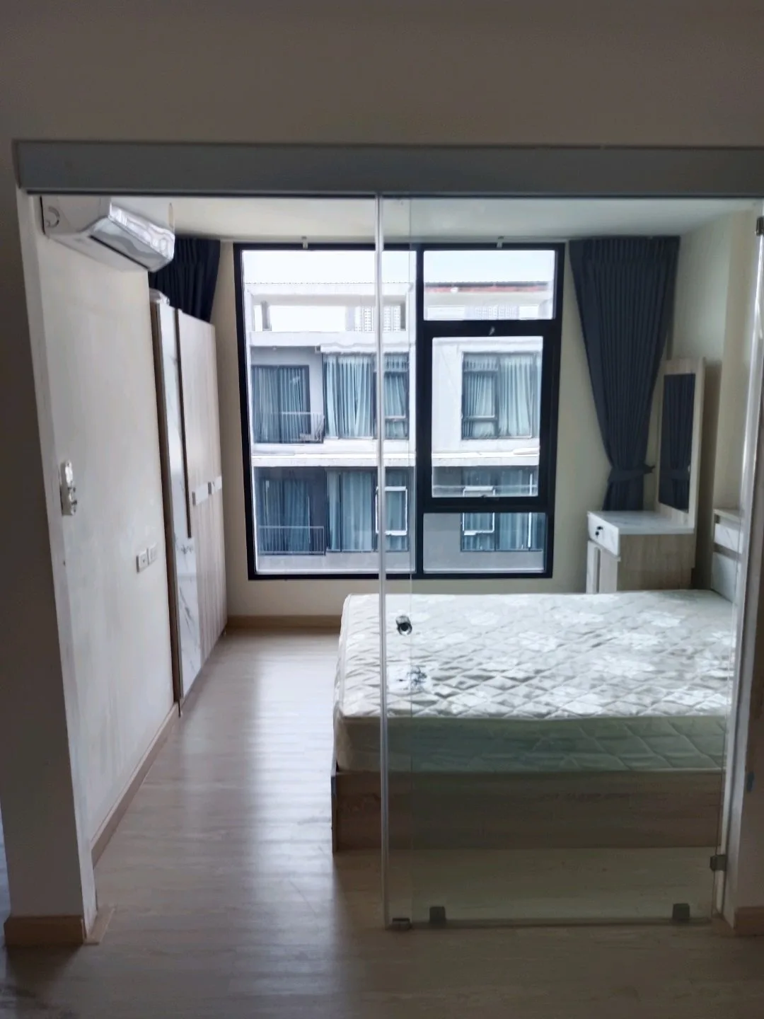 ห้องชุด เฟรช คอนโดมิเนียม [ชั้น 8 อาคาร B]