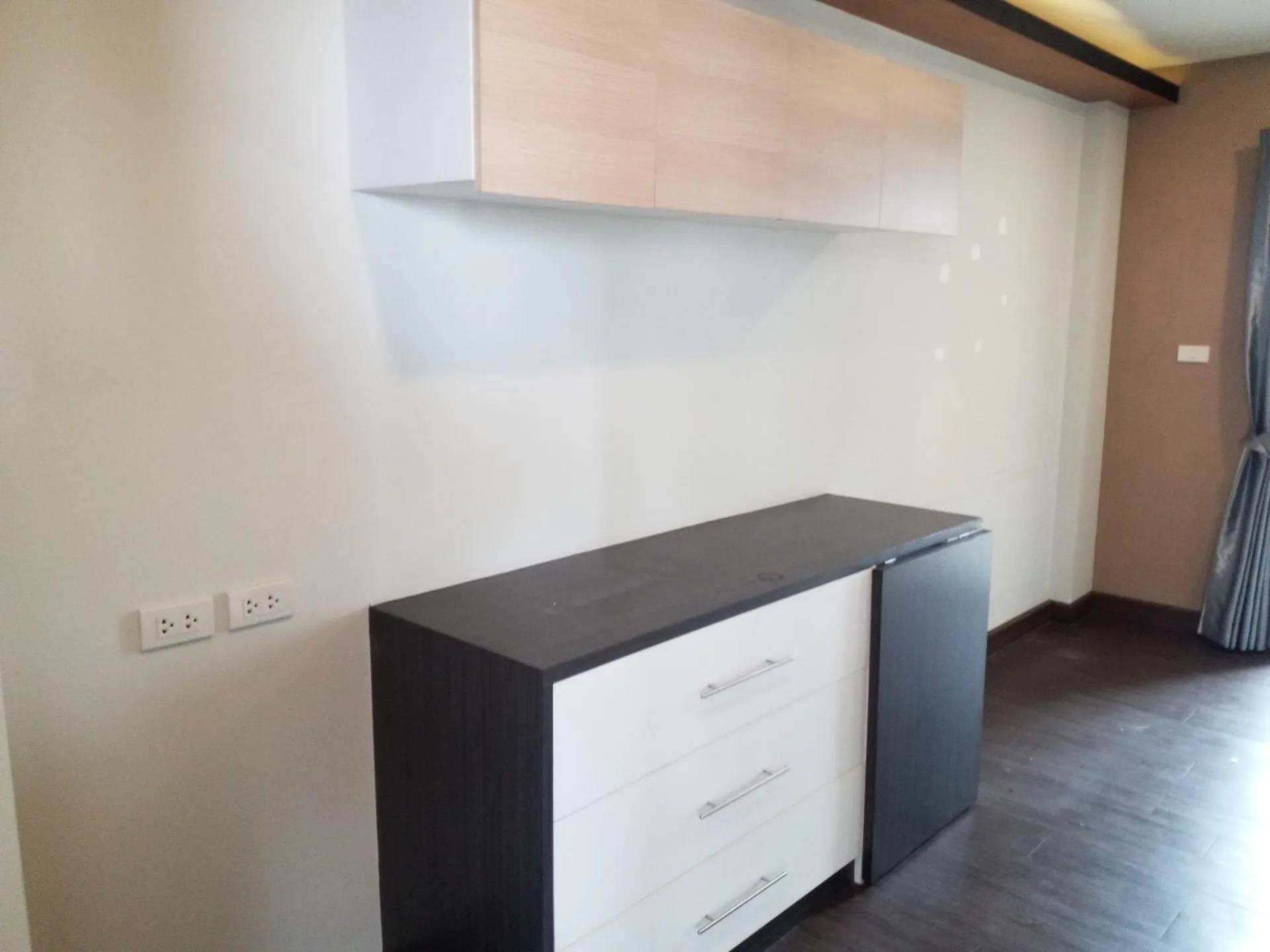 ห้องชุด เดอะรอยัลฮิลล์ สามมุข [ชั้น 5]