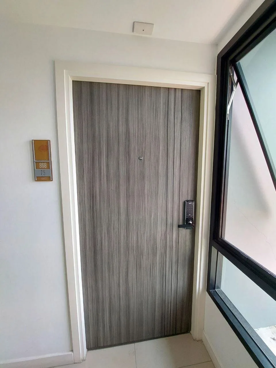ห้องชุด บี ลอฟท์ ไลท์ สุขุมวิท 115 เอ  [ชั้น 8 อาคาร A]
