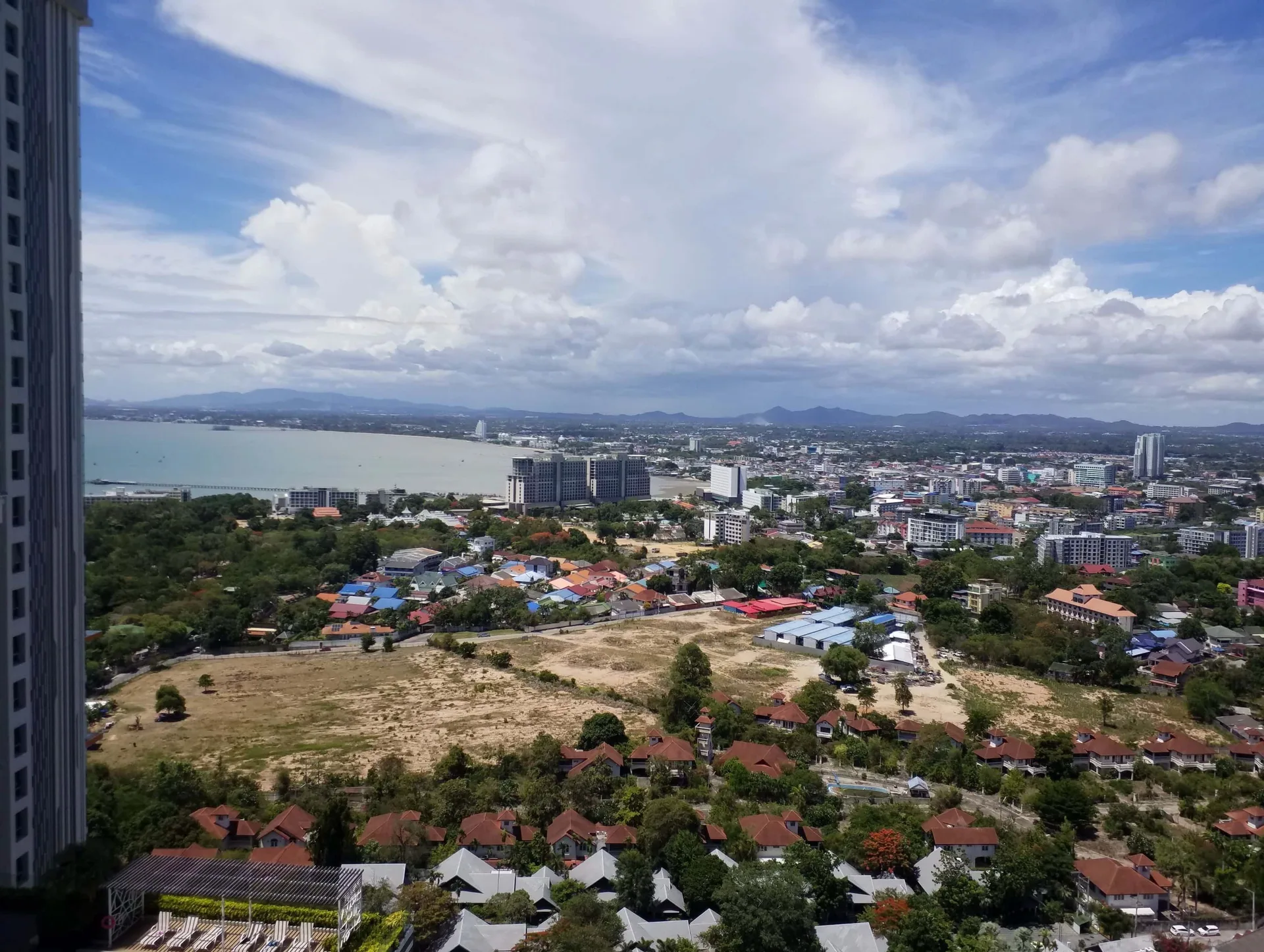 ห้องชุด เดอะริเวียร่า วงศ์อมาตย์ บีช [ชั้น 31 อาคาร A]
