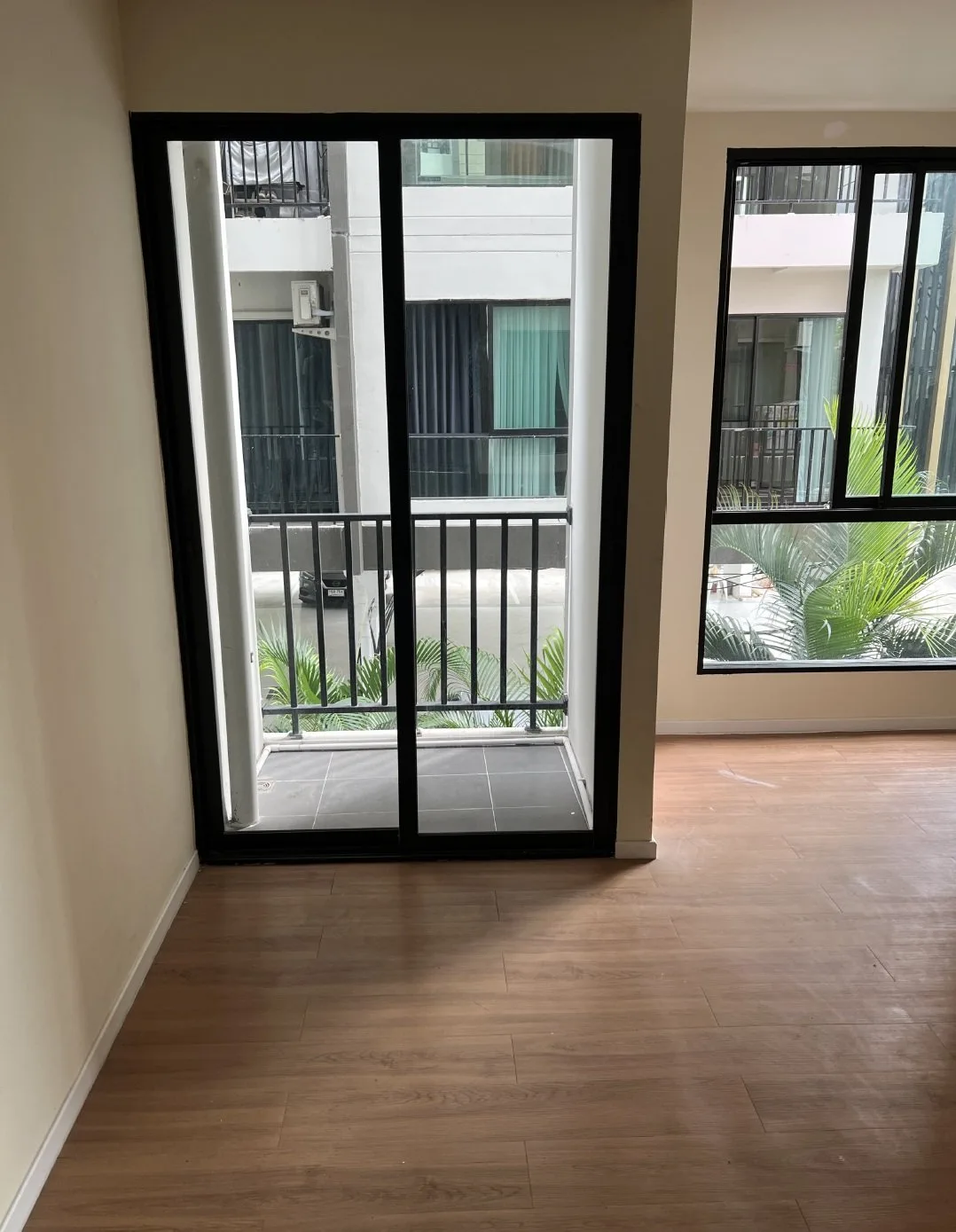 ห้องชุด โมเดิร์น คอนโด เดอะ ฟอเรสท์  [ชั้น 2 อาคาร C]