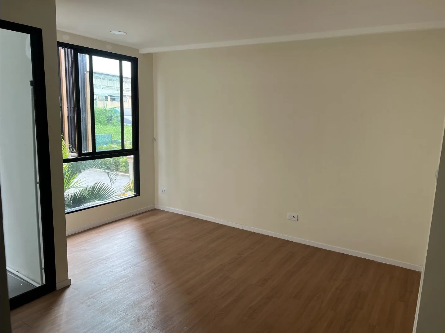 ห้องชุด โมเดิร์น คอนโด เดอะ ฟอเรสท์  [ชั้น 2 อาคาร C]
