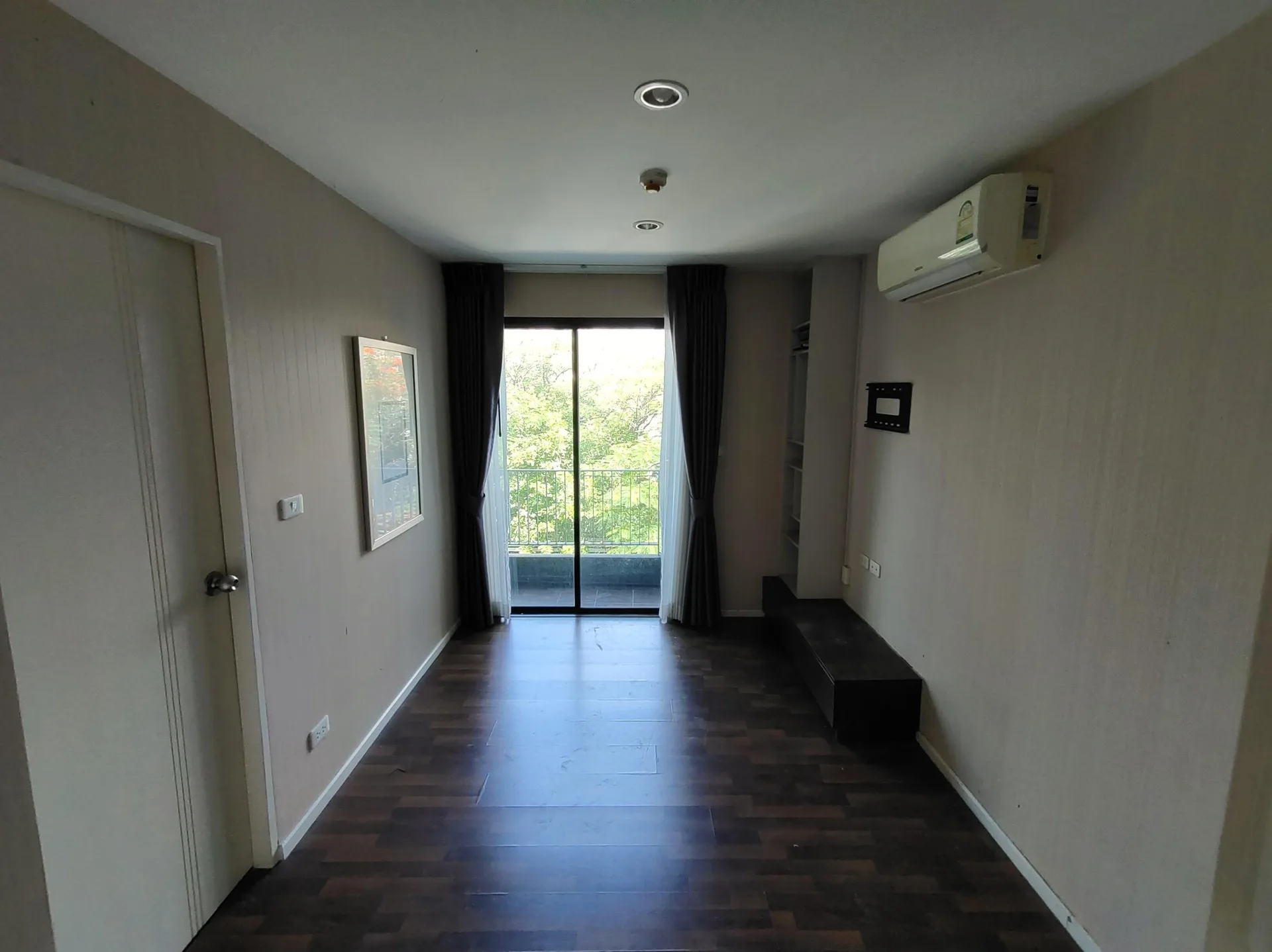 ห้องชุด เฟรช คอนโดมิเนียม [ชั้น 3 อาคาร A]