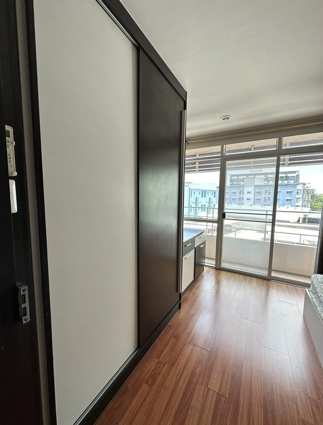 ห้องชุด คาร์พีเดี้ยม คอนโด ทาวน์ [ชั้น 2 อาคาร A]