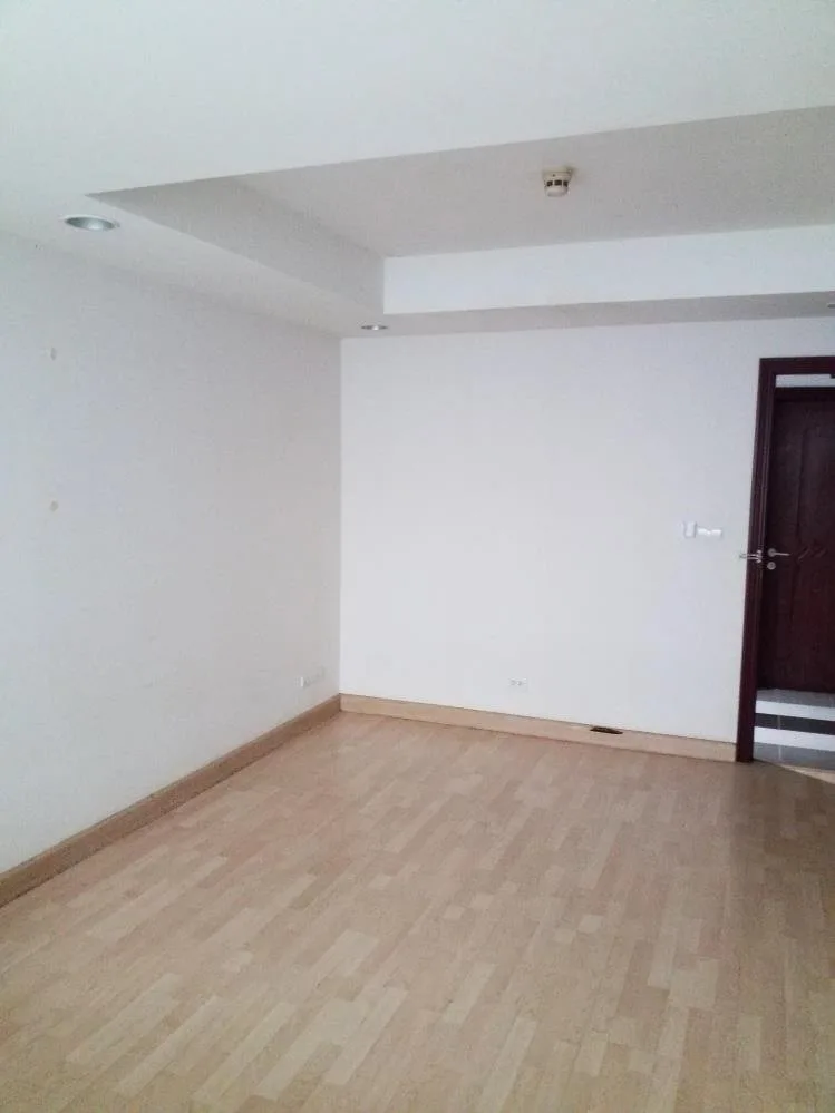 ห้องชุด เดอะ รอยัลเพลส คอนโดมิเนียม ทาวเวอร์ 2 [ชั้น 2]