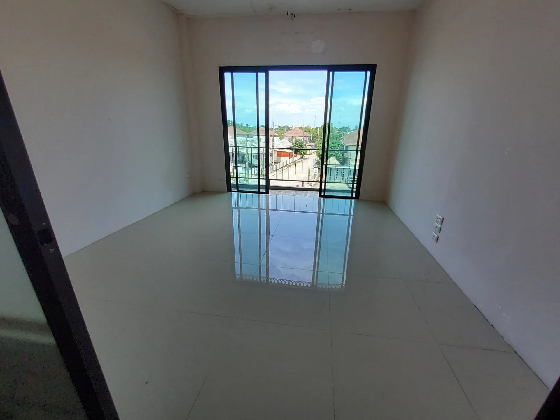 ห้องชุด ธนาบุรี เรสซิเด้นซ์  [ชั้น 3 อาคาร 1]